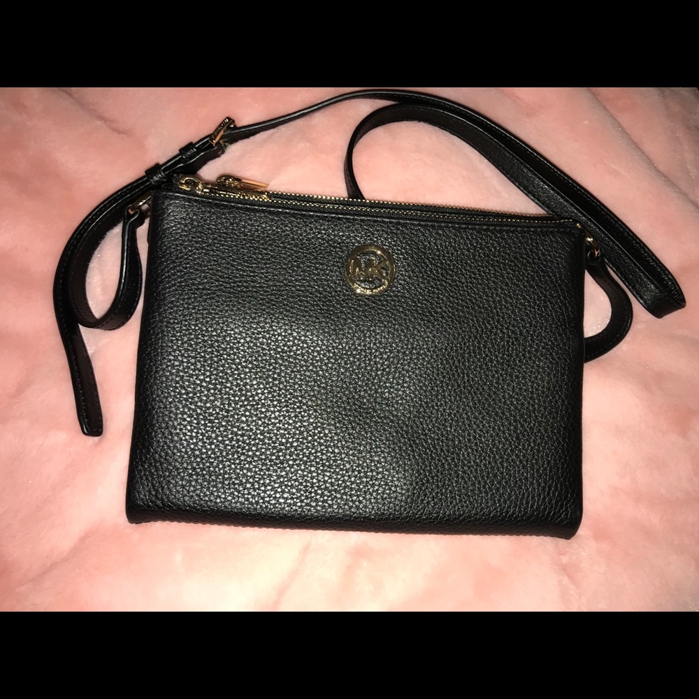 Micheal Kors leather crossbody bag